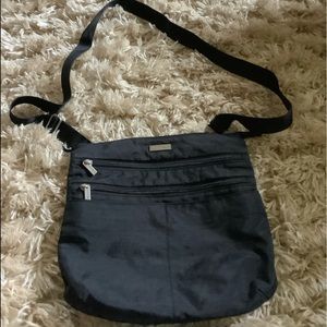 Baggallini crossbody black handbag